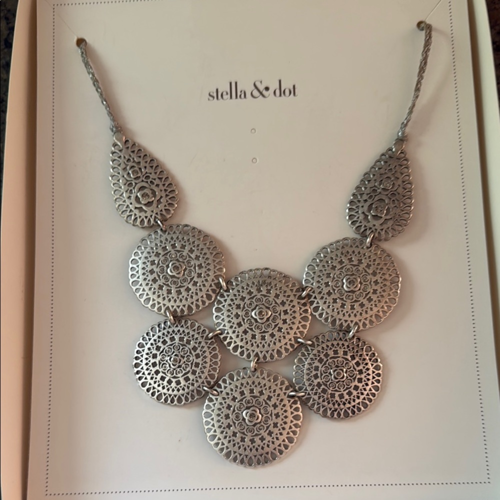 Stella & Dot Silver Retired Medina Filigree Medallion Statement Necklace 18-20"